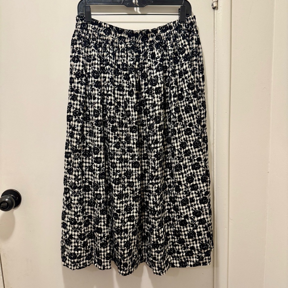 Coldwater Creek Pleated Gingham Skirt with Velvet Black Rose Pattern